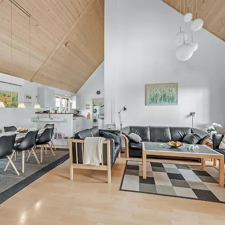 Large On 2 Levels, With Views Of Ringkobing Fjord And Outdoor Wellness بيت للعطل