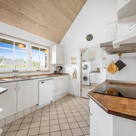 Large On 2 Levels, With Views Of Ringkobing Fjord And Outdoor Wellness بيت للعطل