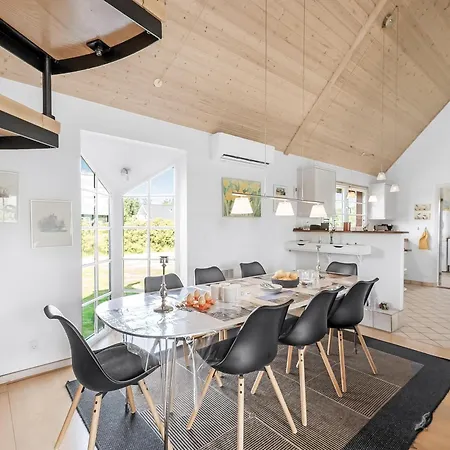 Large On 2 Levels, With Views Of Ringkobing Fjord And Outdoor Wellness بيت للعطل